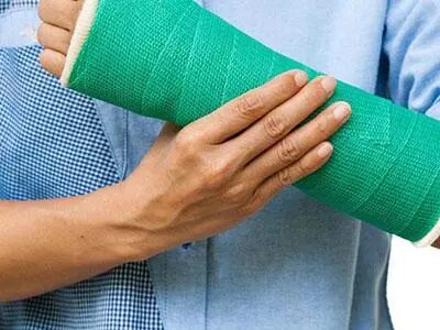 为什么骨折以前打个石膏，现在却要病人“遭罪”打钢板？