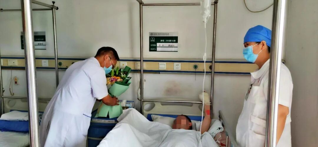 我院院领导一行探望格力受伤员工 送去慰问和关怀