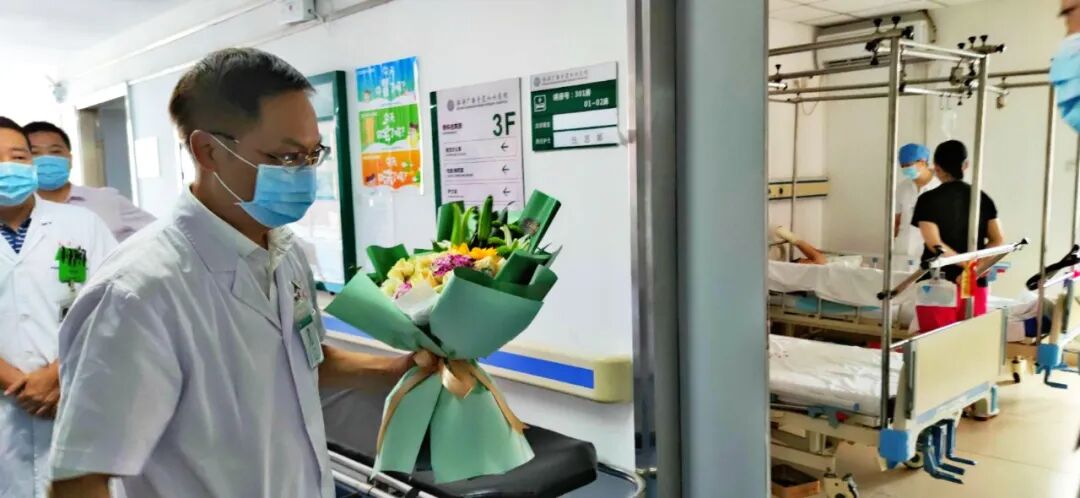 我院院领导一行探望格力受伤员工 送去慰问和关怀