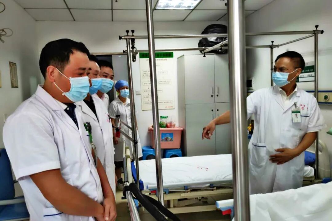 我院院领导一行探望格力受伤员工 送去慰问和关怀