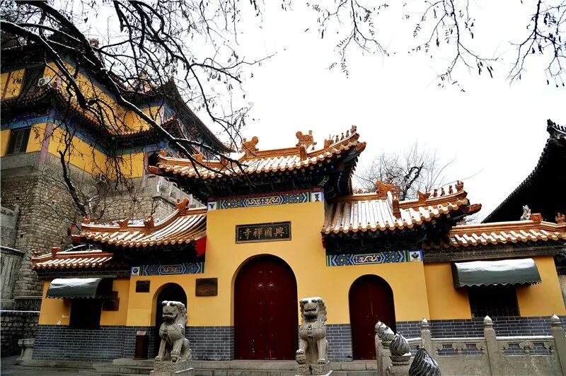 来千佛山风景区看人间四月的芳菲