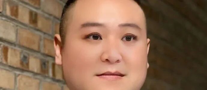 街头看到的老人，和他养的田园犬