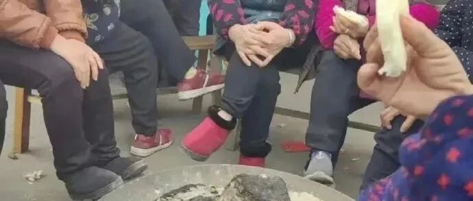 彷佛看到了春节过年在家的自己