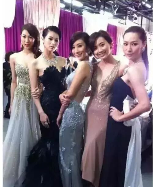 国外秘密结婚！前任的5亿豪宅都不要了？（组图） - 9