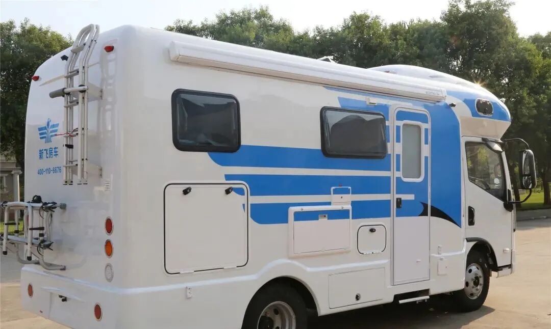 98w 三明治玻璃钢一体成型 新飞h300旗舰版c型房车