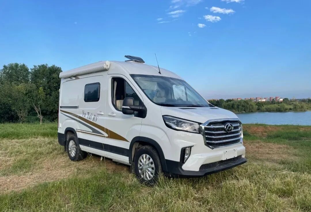 谁说房车不能通勤 大通v90短轴高顶b型房车
