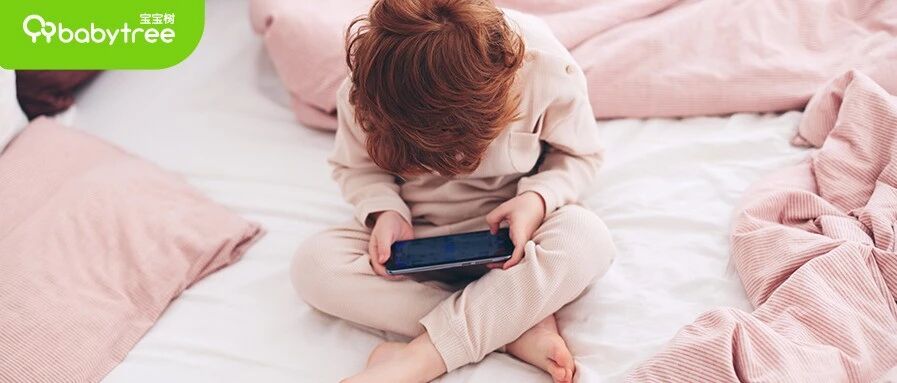 孩子沉迷手机怎么办？不用打骂和没收，4招让孩子自愿放下！