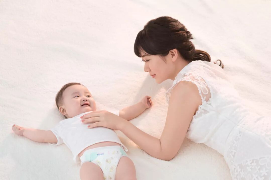 新手媽媽福原愛這樣養女兒，萌化了無數「媽媽粉」的心 親子 第10張