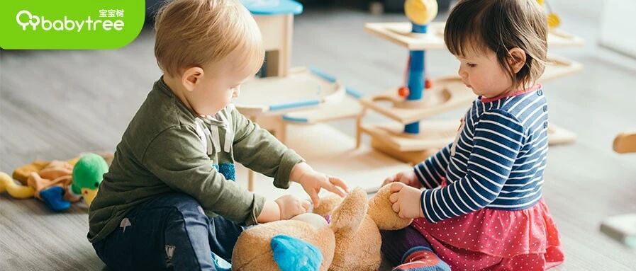 “我们不跟他玩！”父母限制孩子交友，有可能触发这个结果···