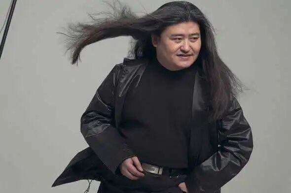 长发男子的尽头是刘欢 - chrome插件网