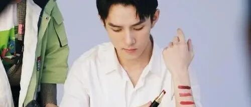 李佳琦谈坚持的意义，获央视肯定：真正的高手，都是长期主义者