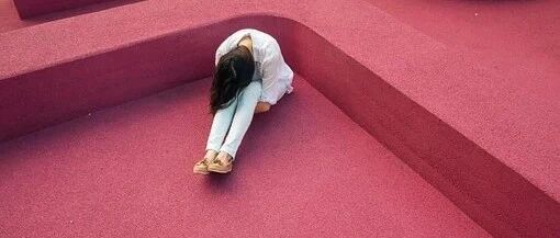 别再吹鼓「钝感力」了：内心敏感的人，不是你们想的那样