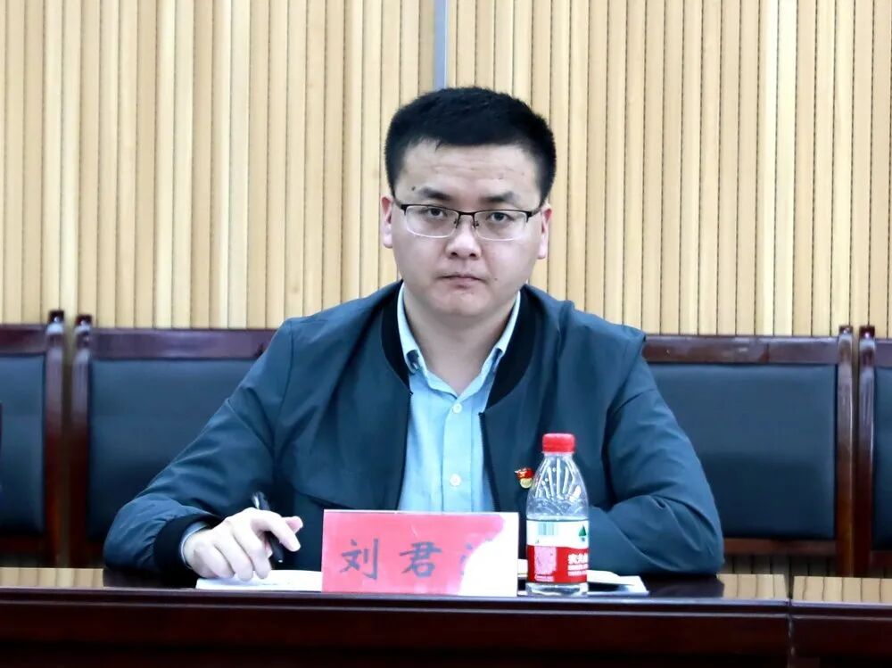 东湖区召开党史学习教育年轻干部学习交流研讨会