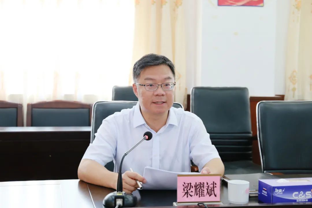 来源:高明区教育局 时间:2020-09-14 11:02 分享: 9月11日,区长梁耀斌