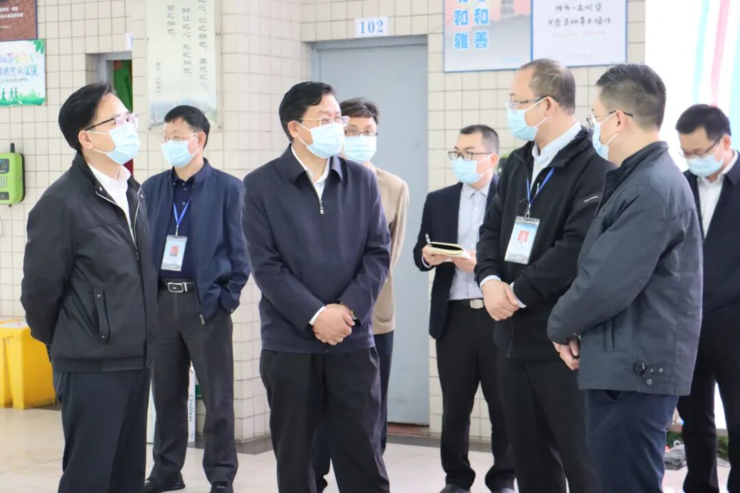 高明校园复学啦杨永泰带队开展返校复学督导检查