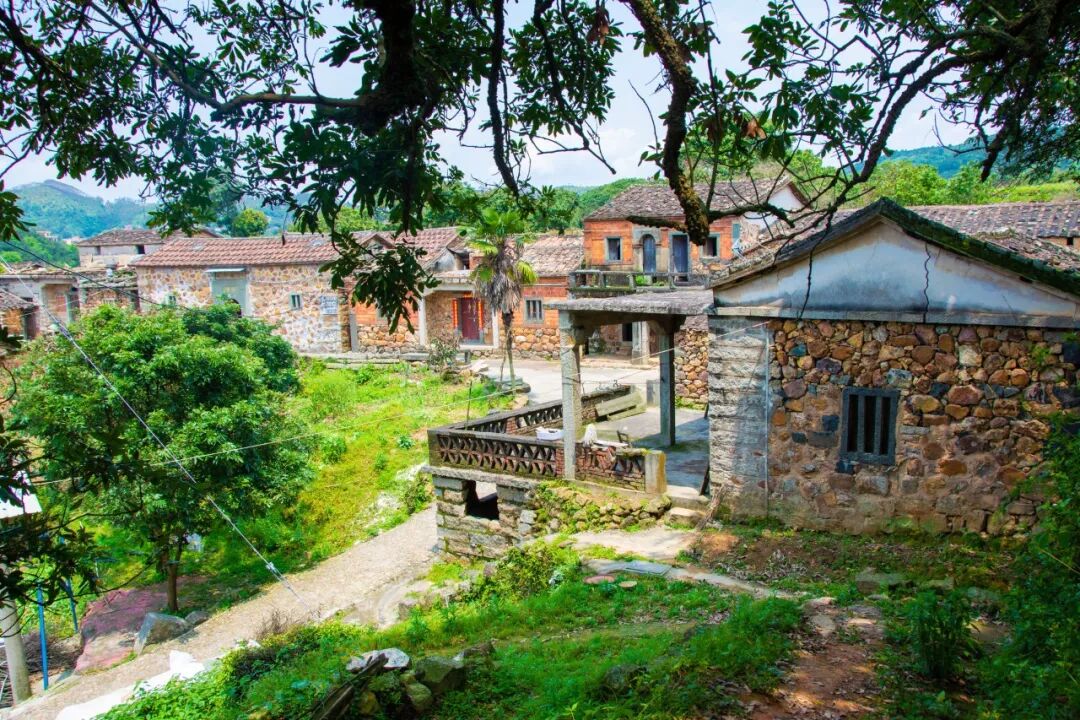 美了2000年联合国唯一承认的海上丝路起点藏着七彩油画村比厦门更值得