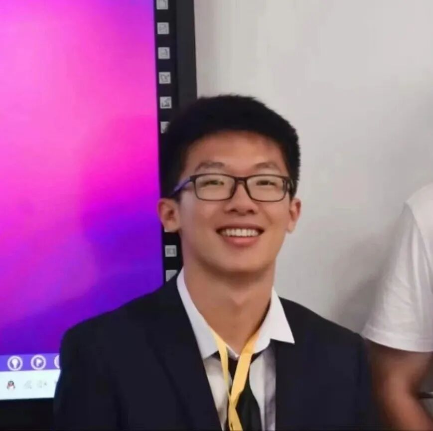 高中时的昕昕现代社会的运行模式,决定了大部分产业