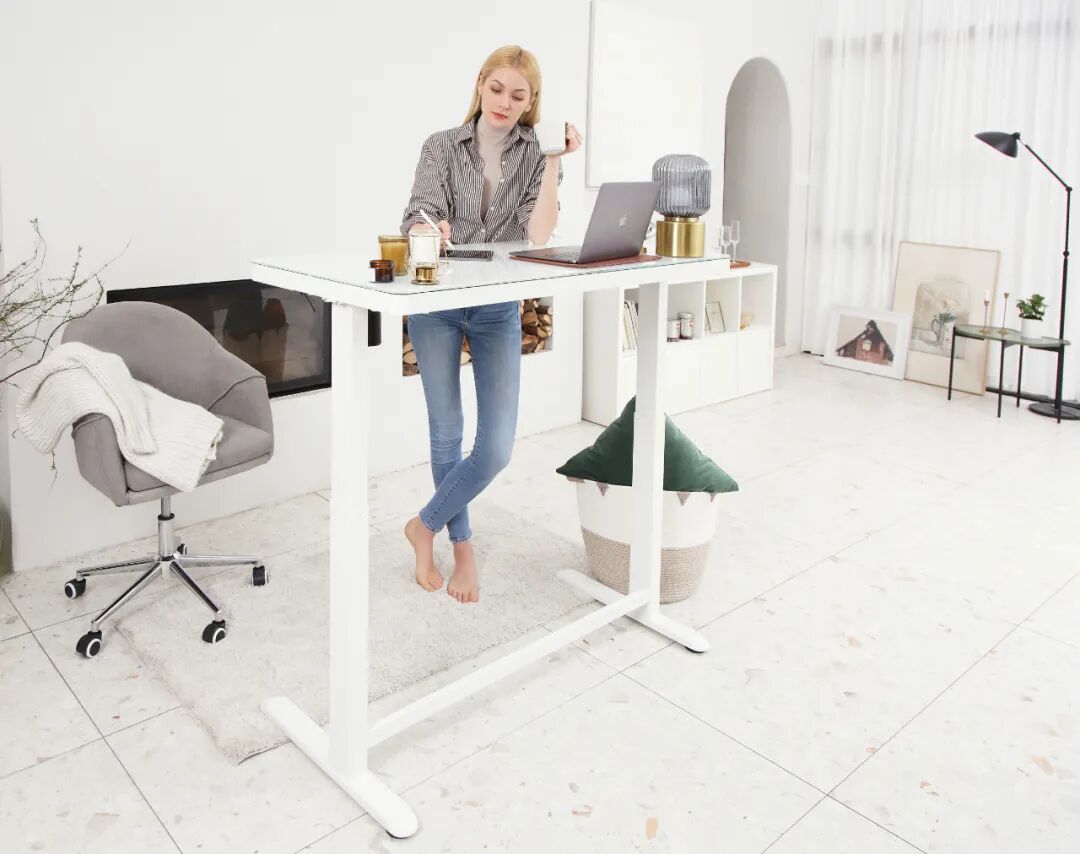 一张升降桌卖到上市，乐歌的“出海经”