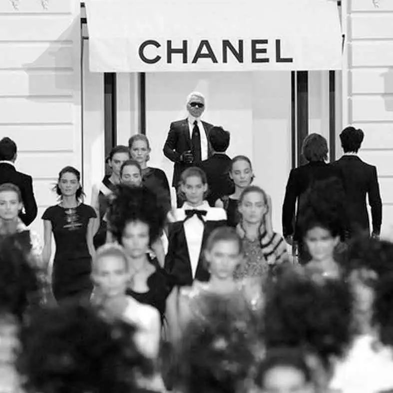 老佛爺去世，上帝想穿Chanel了…… 時尚 第9張