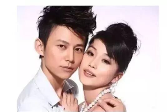 何炅出道23年零绯闻，一度被认为是Gay？最近被曝已隐婚20年？