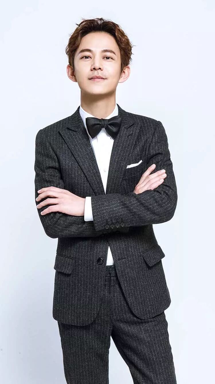 何炅出道23年零绯闻，一度被认为是Gay？最近被曝已隐婚20年？