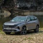 副驾女王二排国王 荣威RX9开“卷”中型SUV