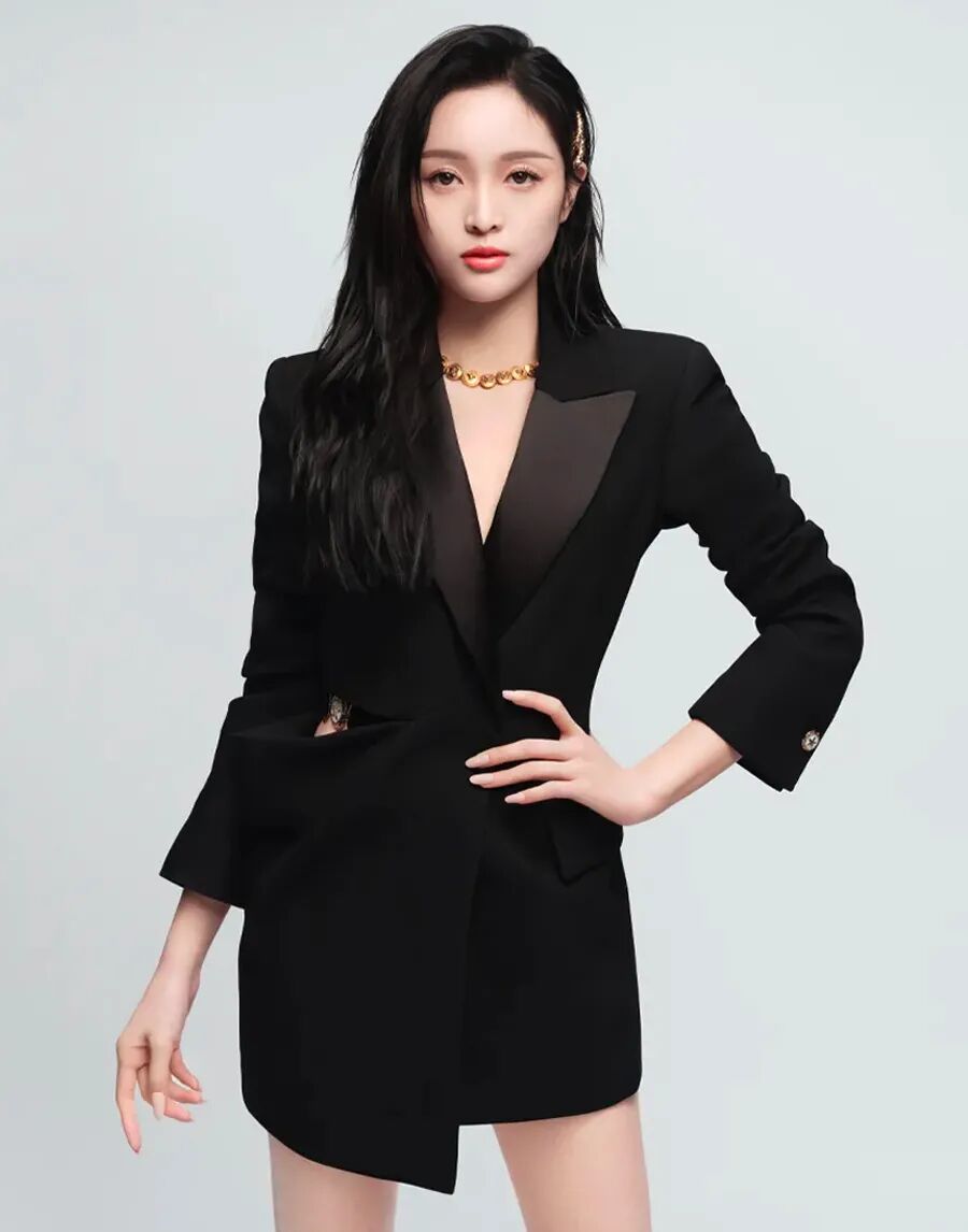 范思哲versace中国区品牌大使吴宣仪