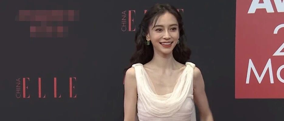 上镜漂亮实际过瘦的女星：金晨baby排骨胸，张小斐乔欣“筷子腿”