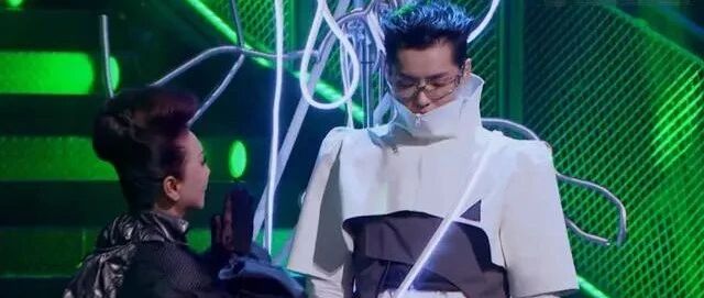 这就是时尚？吴亦凡当发起人的这节目，走秀造型让人想吐槽