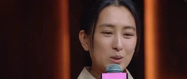 马苏好意思卖惨？资源碾压多数同龄女星，近两年已7次消费夜宿门