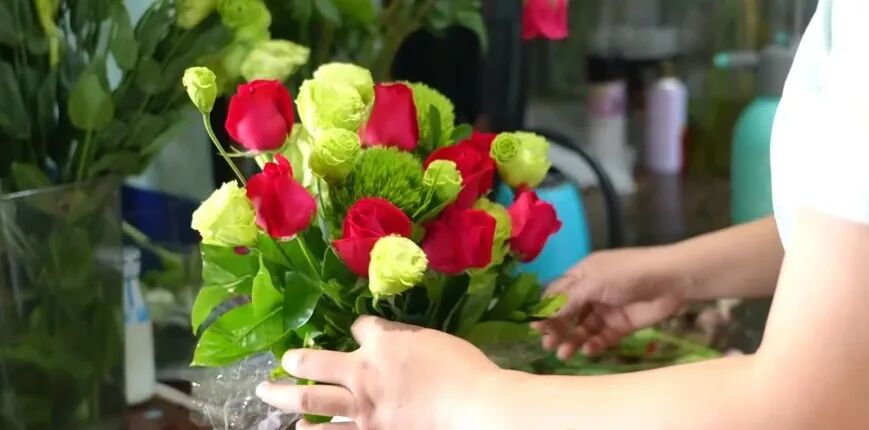 卡布奇诺玫瑰花多少钱一支_卡布奇诺玫瑰鲜花_玫瑰花卡布奇诺的花语