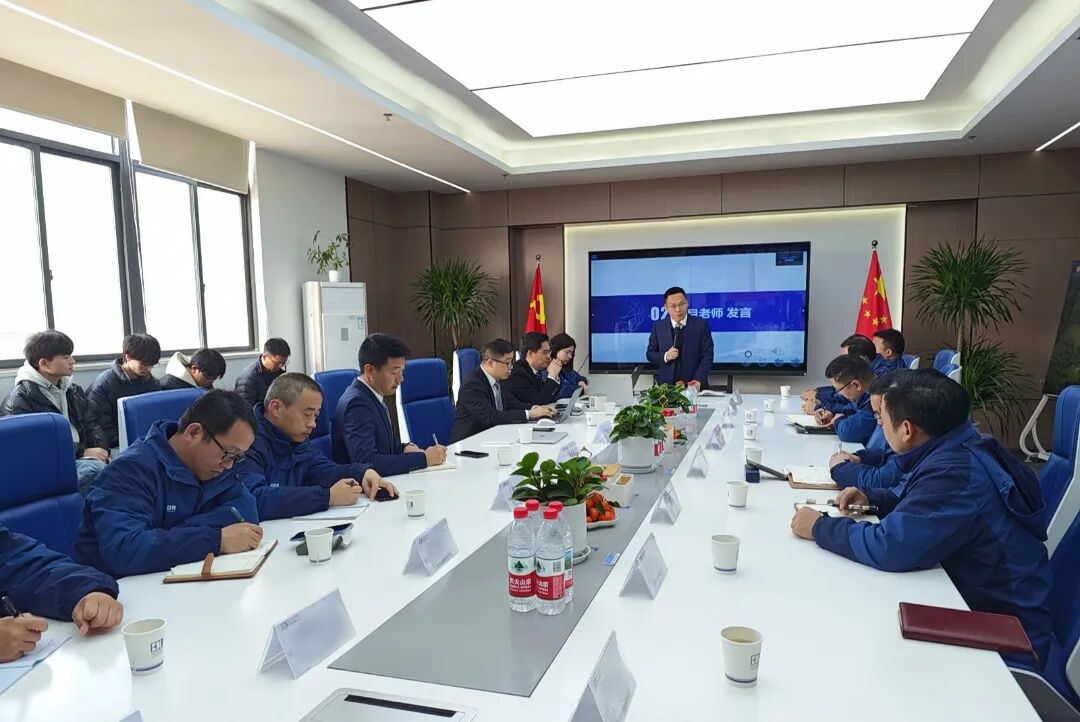 邓老师.jpg