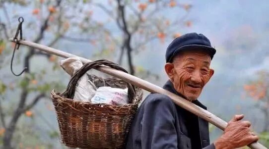 国家给60岁以上老年人的补贴_农村户口老年人补贴_农村老人补贴取钱方式