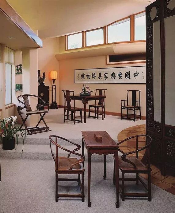 喜欢红木家具不需要理由，木的灵性和清香让你心灵涤荡，学会谦卑