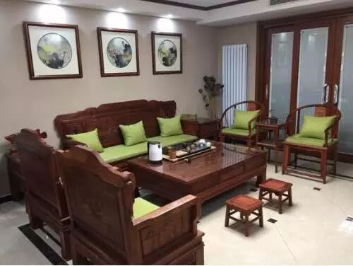 小户型，中式装修风格，搭配的红木家具，漂亮极了