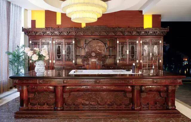 宁买红木贵两三万，不用杂木两三年