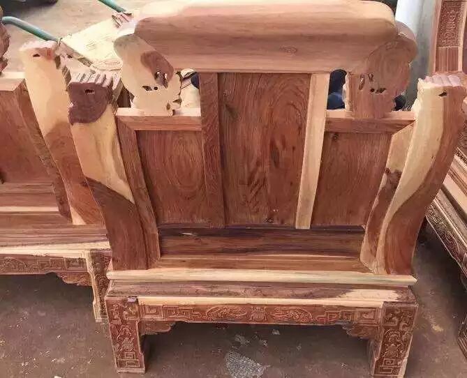 红木家具选购：宁买精品贵7千，不买劣品用2年。