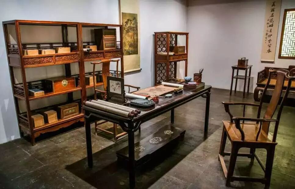 优质的红木家具只会越来越贵，早买最划算。