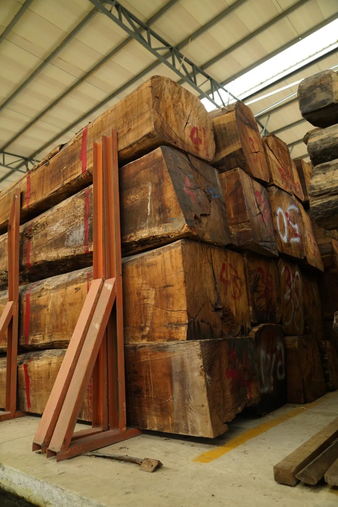 缅花家具怎么样，值不值得入手？盘点一下大果紫檀的优劣势！