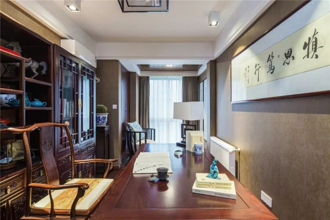 【旺运】办公桌风水的“五宜”与“五忌"