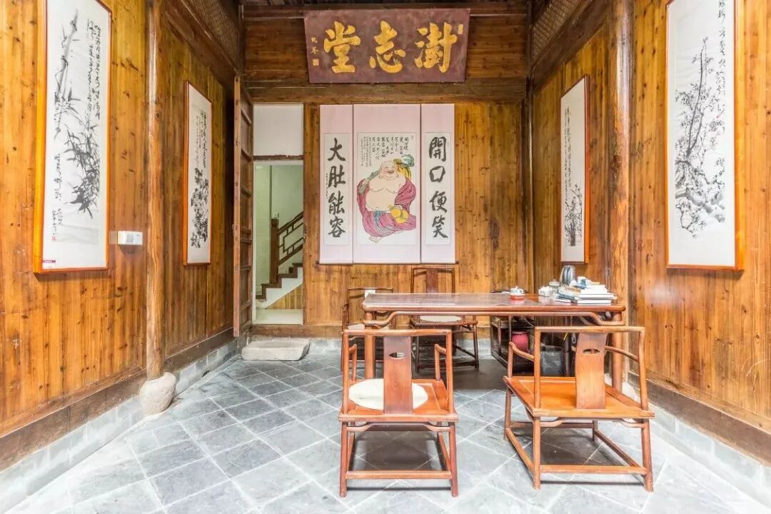 红木家具秋季防“上火”，您会“补水”吗？