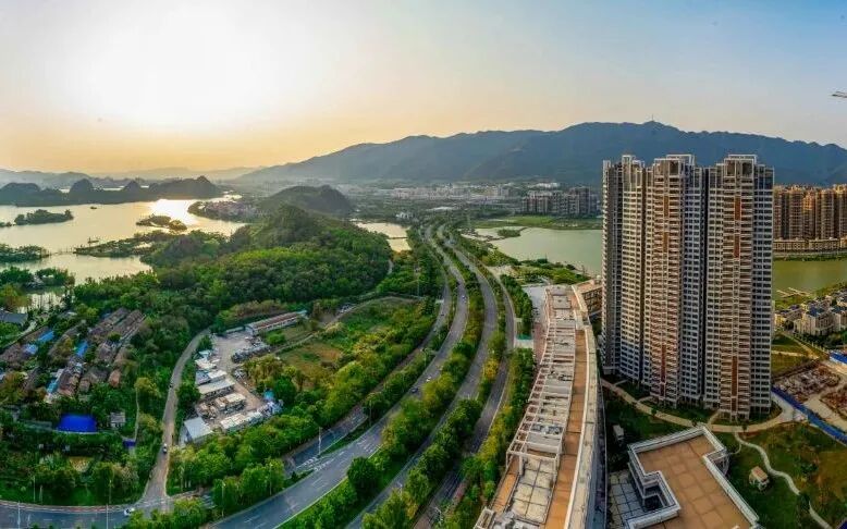 恒裕城新世代购物公园mall,位处国家5a级星湖风景区