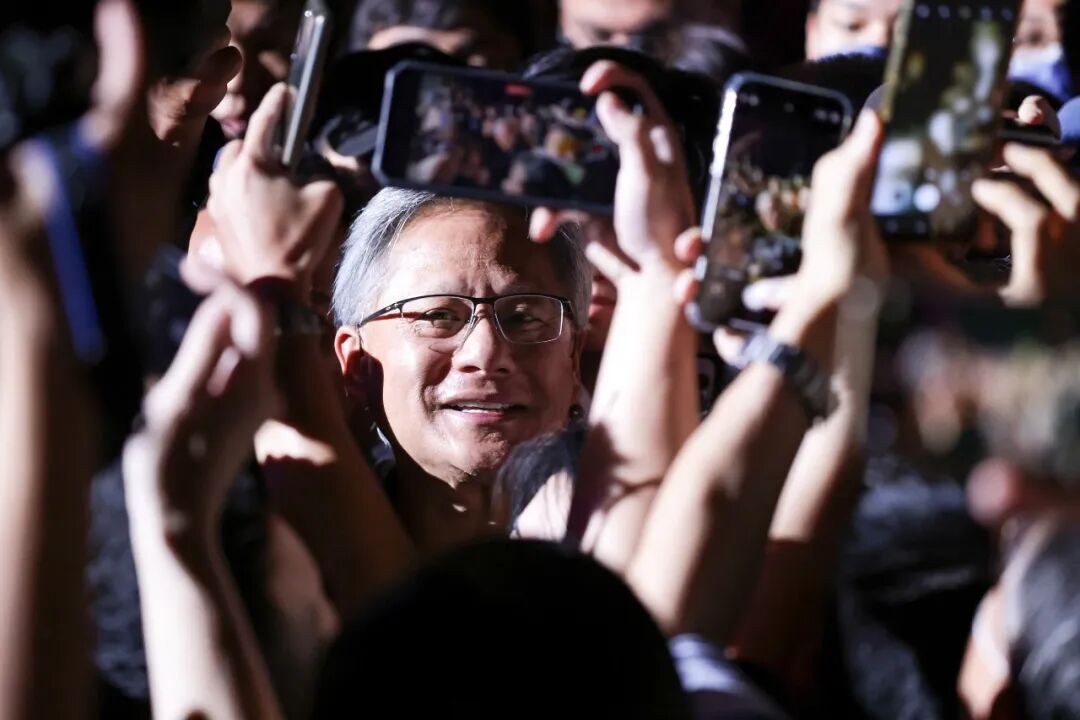 黄仁勋套现超4000万美元,罕见，连续减持套现！