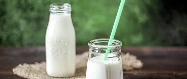 糖友喝脱脂牛奶更健康？答案会让你意想不到