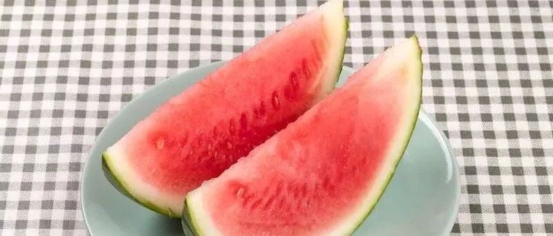 糖尿病人吃西瓜，降血糖还是升血糖？西瓜的1个部位常吃，对血糖最有利