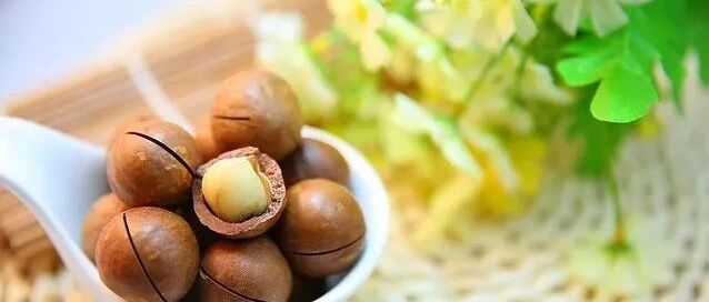 坚果的热量很高，糖友一天吃多少为好？