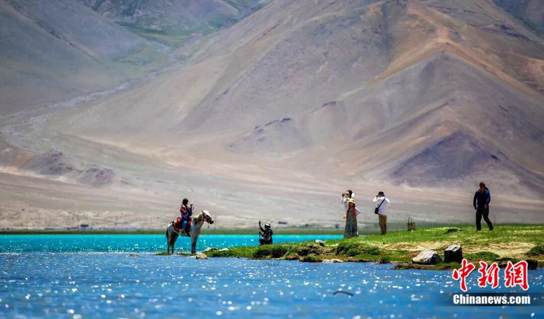 卡拉库里湖。谢智 摄