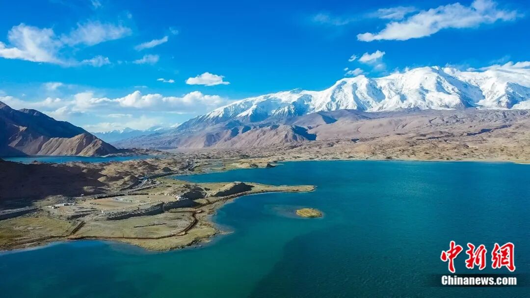 卡拉库里湖。谢智 摄