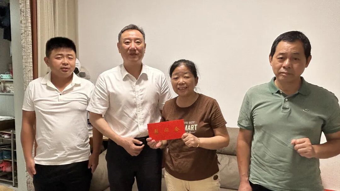 南昌市政建设集团党委开展“七一”走访慰问活动