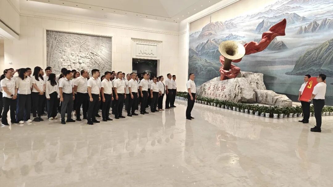 南昌市政建设集团党委开展“传承红色基因 汲取奋进力量”主题参观学习活动